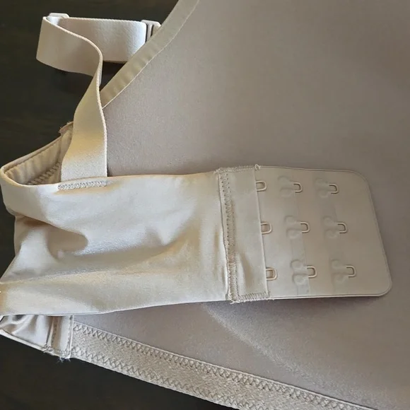 Skims Wireless T-shirt Bra - Picture 5 of 6